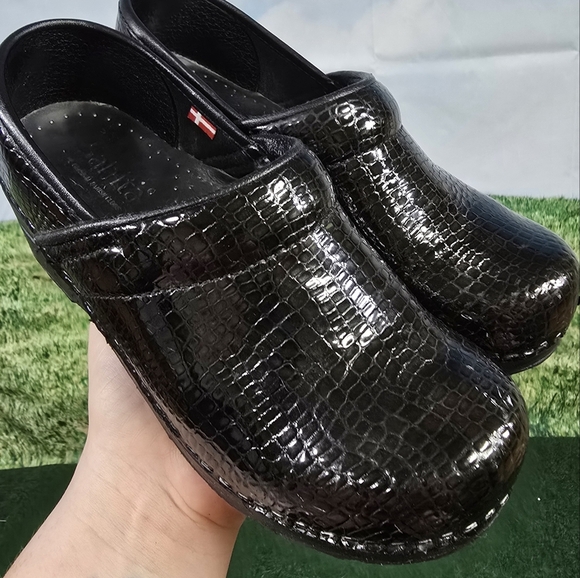 Sanita | Professional Genuine Patent Leather Snake Scale Clogs -Black- Size EU36 - Picture 11 of 15